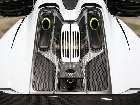 Used 2015 Porsche 918 Spyder image 64