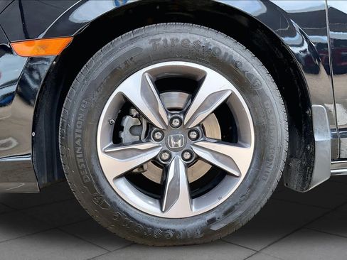 Used 2018 Honda Odyssey Touring image 11