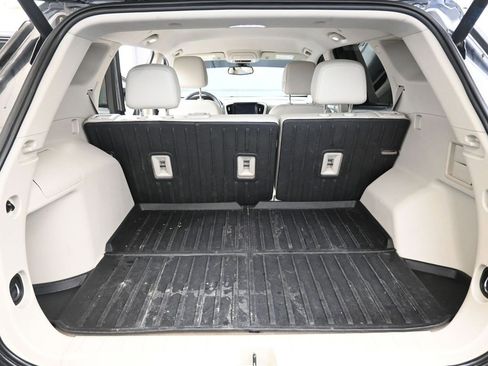 Used 2022 GMC Terrain Denali image 17