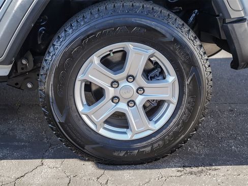 Used 2018 Jeep Wrangler Unlimited Sport S image 10