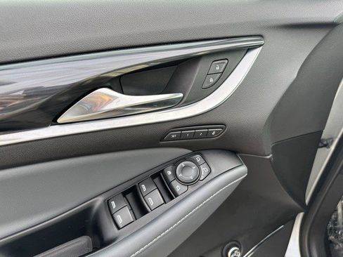 Used 2024 Buick Enclave Premium image 12