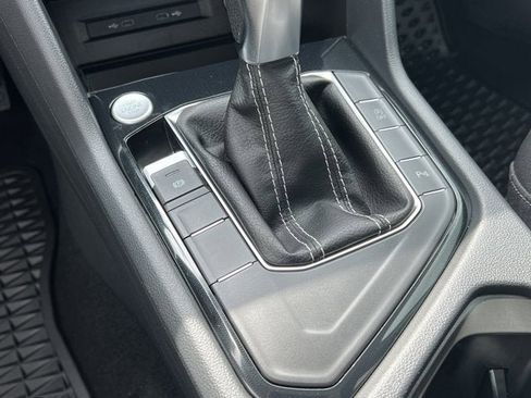 New 2025 Volkswagen Taos SE image 24