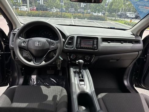 Used 2017 Honda HR-V LX image 37