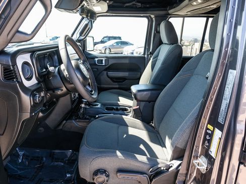 Used 2024 Jeep Wrangler Unlimited AWD/4WD image 20