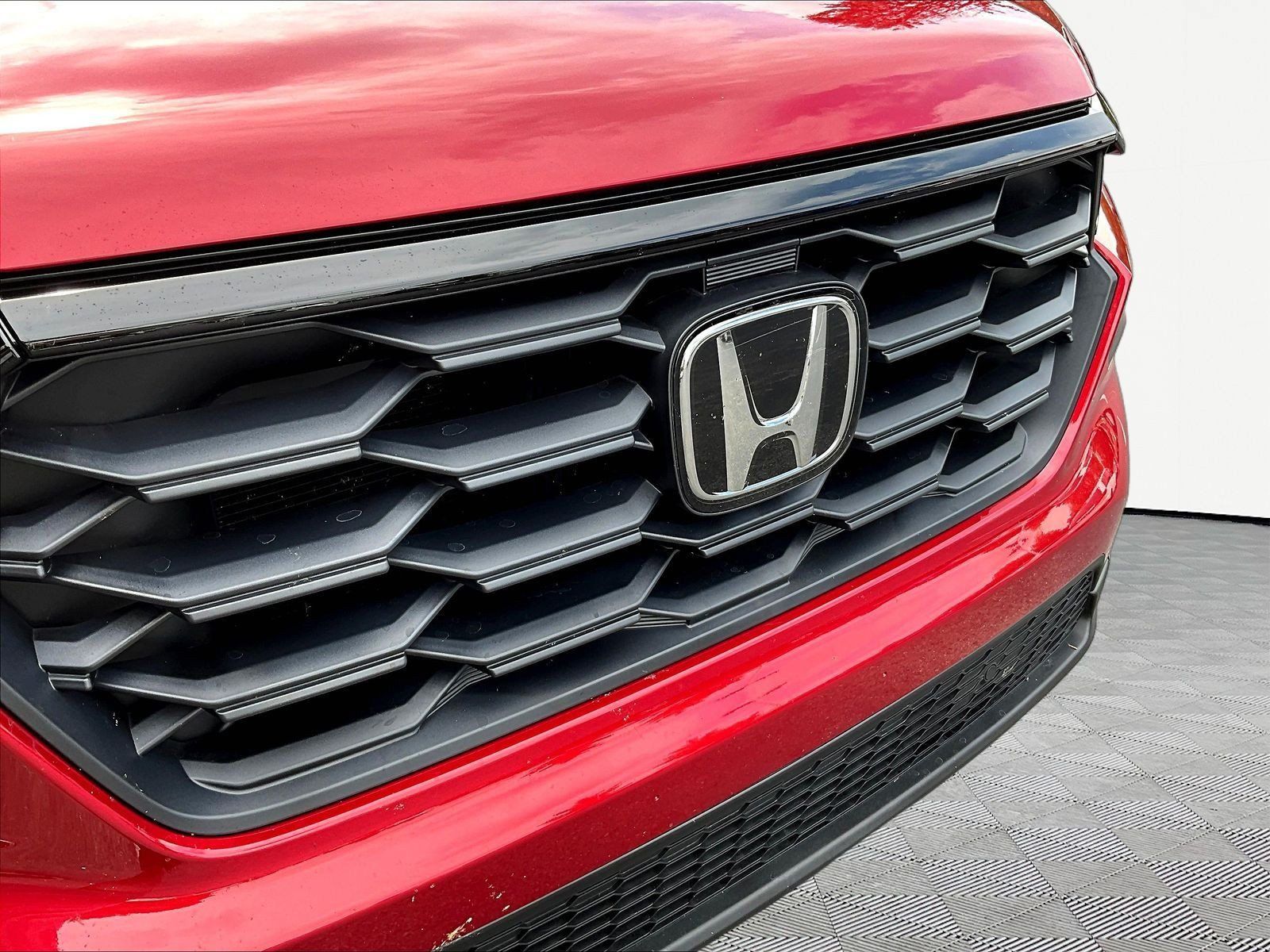 Used 2025 Honda Pilot Sport image 34