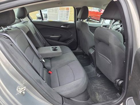 Used 2017 Chevrolet Cruze LT w/ Convenience Package image 15
