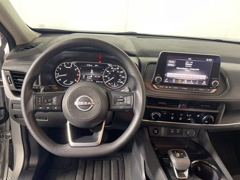 Used 2024 Nissan Rogue S FWD image 12