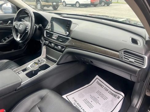 Used 2018 Honda Accord Touring image 15