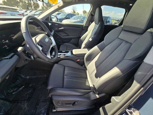 Used 2025 Audi Q6 e-tron Prestige image 25