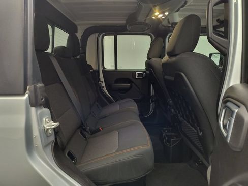 Used 2023 Jeep Gladiator Mojave w/ LED Lighting Group AWD/4WD image 31
