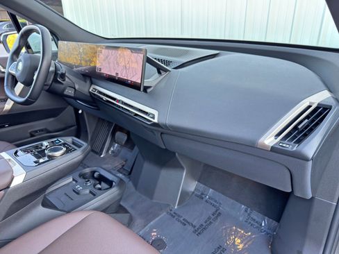 Used 2022 BMW iX xDrive50 w/ Sport Package image 15