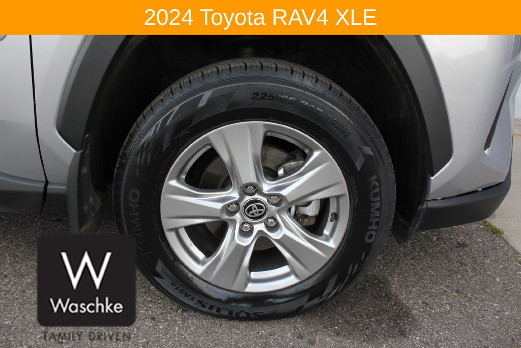 Used 2024 Toyota RAV4 XLE AWD/4WD image 13