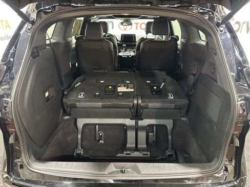 Used 2024 Toyota Sienna XSE w/ XSE Plus Package image 17