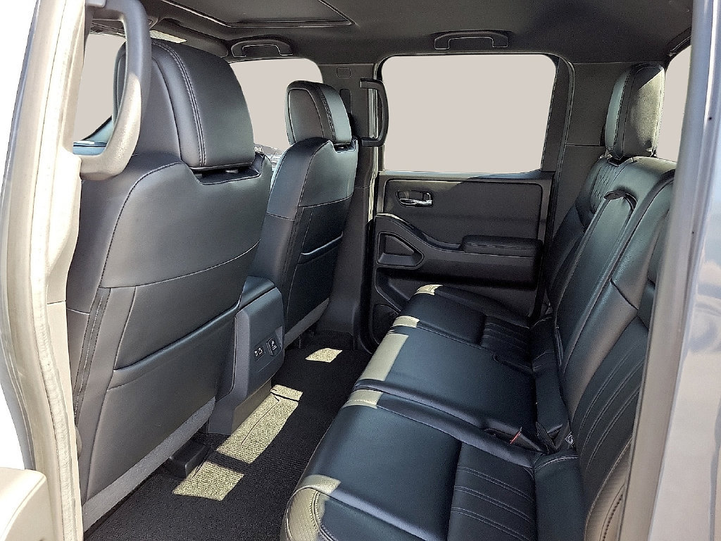Used 2022 Nissan Frontier PRO-4X w/ Pro-4X Premium Package AWD/4WD image 9