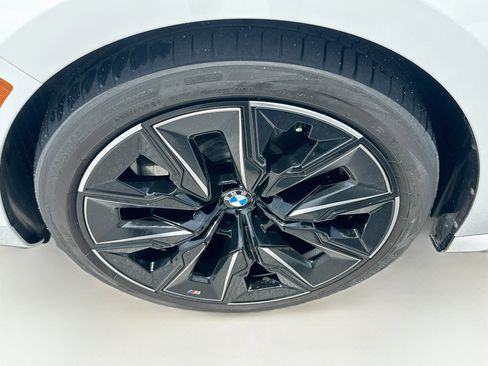 Certified 2024 BMW 760i xDrive w/ Premium Package 2 AWD/4WD image 34