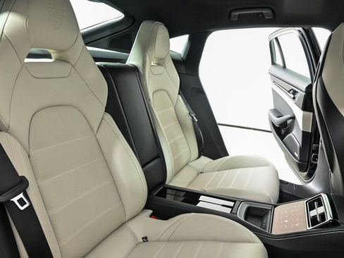 New 2026 Porsche Panamera 4 E-Hybrid image 24