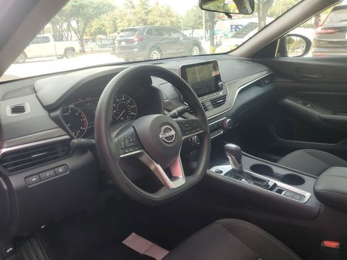 Used 2026 Nissan Altima 2.5 SV AWD/4WD image 2
