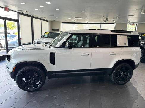 Used 2020 Land Rover Defender 110 HSE AWD/4WD image 2