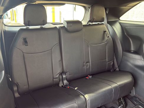 Used 2025 Toyota Sienna XSE AWD/4WD image 28