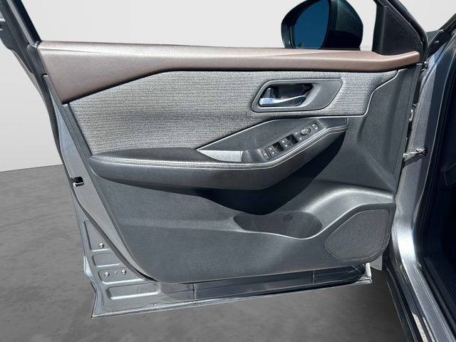 Used 2021 Nissan Rogue SV FWD image 19