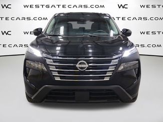 Used 2024 Nissan Rogue SV video 4