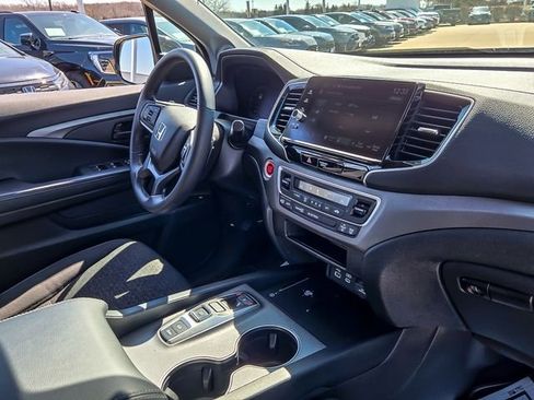 Certified 2025 Honda Ridgeline Sport image 26