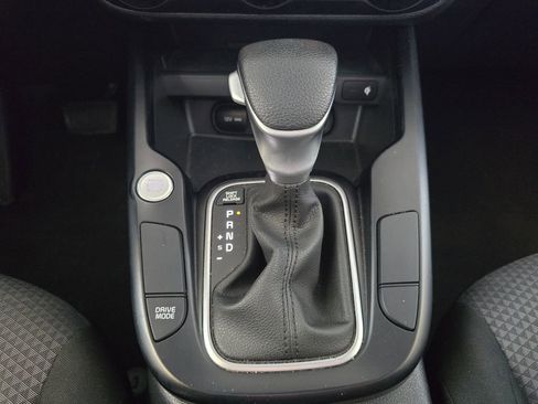 Used 2025 Kia Soul LX FWD image 17