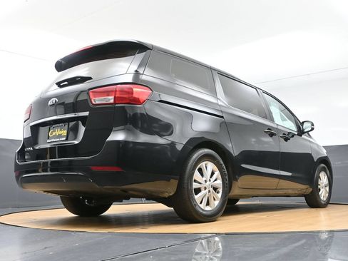 Used 2018 Kia Sedona L FWD image 49