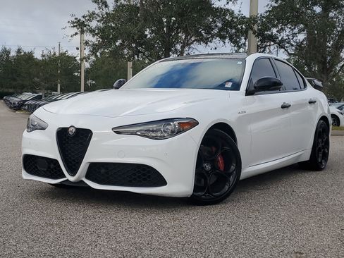 Used 2022 Alfa Romeo Giulia Veloce image 32
