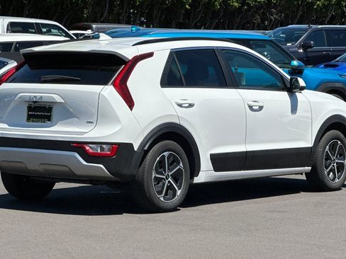 Certified 2025 Kia Niro LX FWD image 4