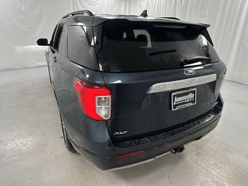 Used 2022 Ford Explorer XLT w/ Equipment Group 202A AWD/4WD image 5
