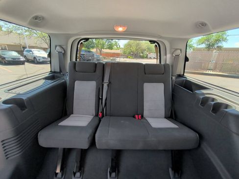 Used 2005 Ford Expedition XLT AWD/4WD image 16