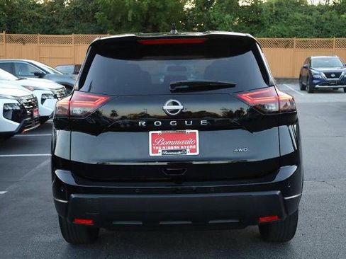 Certified 2025 Nissan Rogue SV AWD/4WD image 6