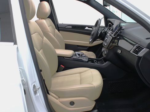 Used 2018 Mercedes-Benz GLS 450 4MATIC image 49