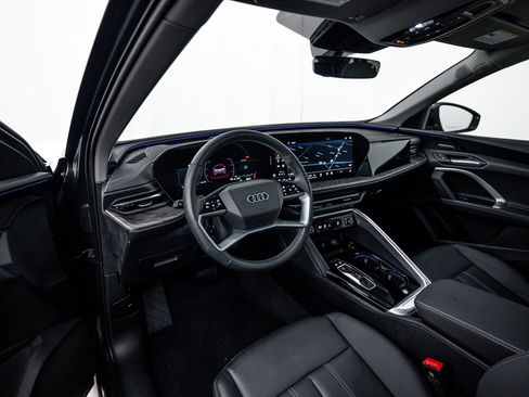 Certified 2025 Audi Q5 Premium Plus w/ Premium Plus image 12