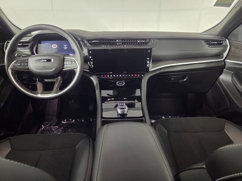 Used 2026 Jeep Grand Cherokee Altitude RWD image 26