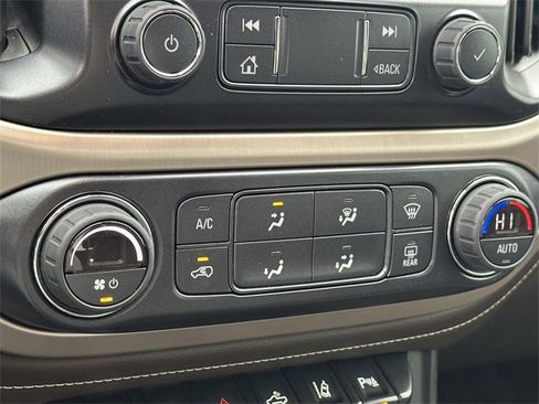 Used 2022 GMC Canyon Denali image 18