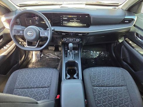 Used 2025 Nissan Kicks SV image 17