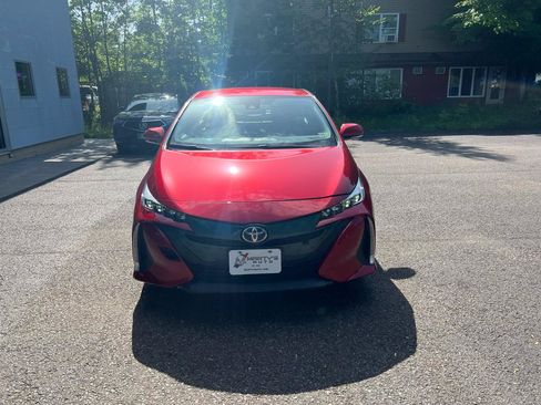 Used 2018 Toyota Prius Prime Premium FWD image 8