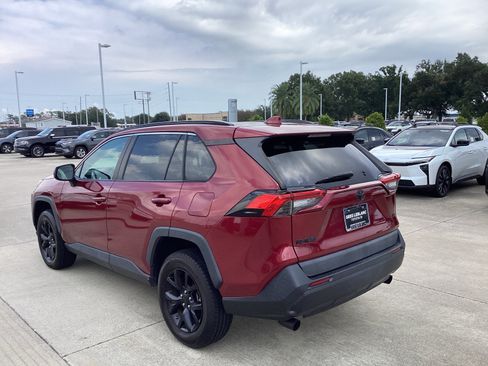 Used 2021 Toyota RAV4 LE FWD image 5