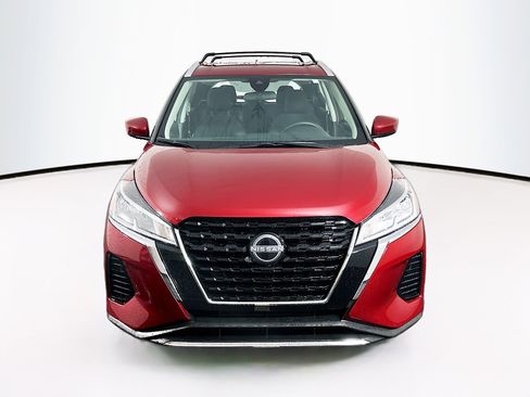 Used 2024 Nissan Kicks SV w/ Exterior Package image 2