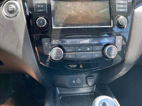 Used 2022 Nissan Rogue Sport SV FWD image 24