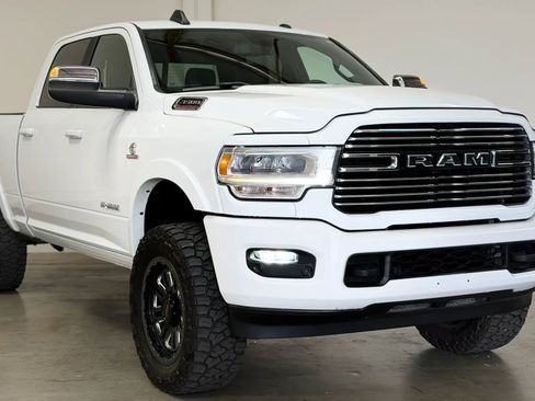Used 2019 RAM 3500 Laramie AWD/4WD image 2
