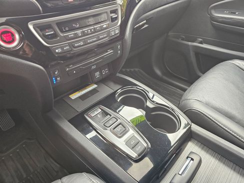 Used 2020 Honda Pilot Elite image 31
