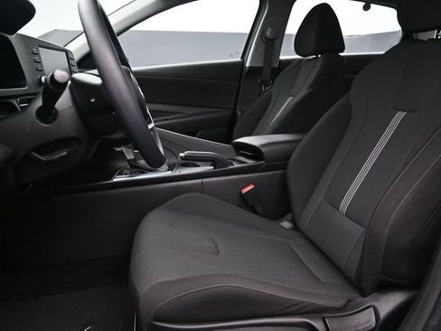 Used 2024 Hyundai Elantra SE FWD image 16