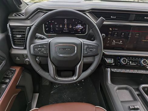 New 2026 GMC Sierra 2500 Denali Ultimate w/ LPO, Black Badging Package AWD/4WD image 15