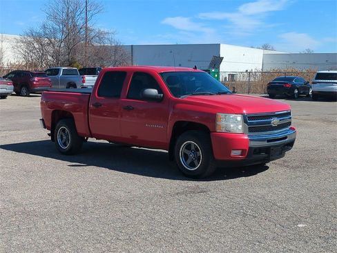 Used 2011 Chevrolet Silverado 1500 LT w/ Interior Plus Package image 2