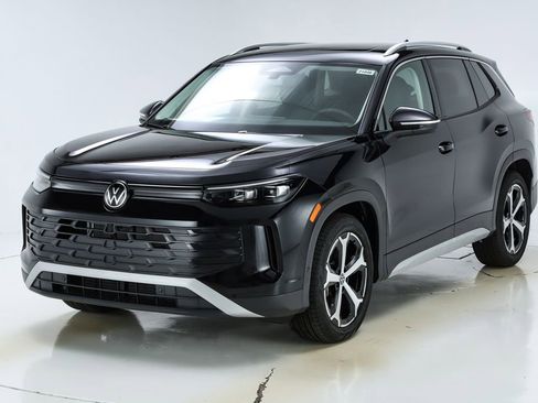 New 2026 Volkswagen Tiguan SE image 1