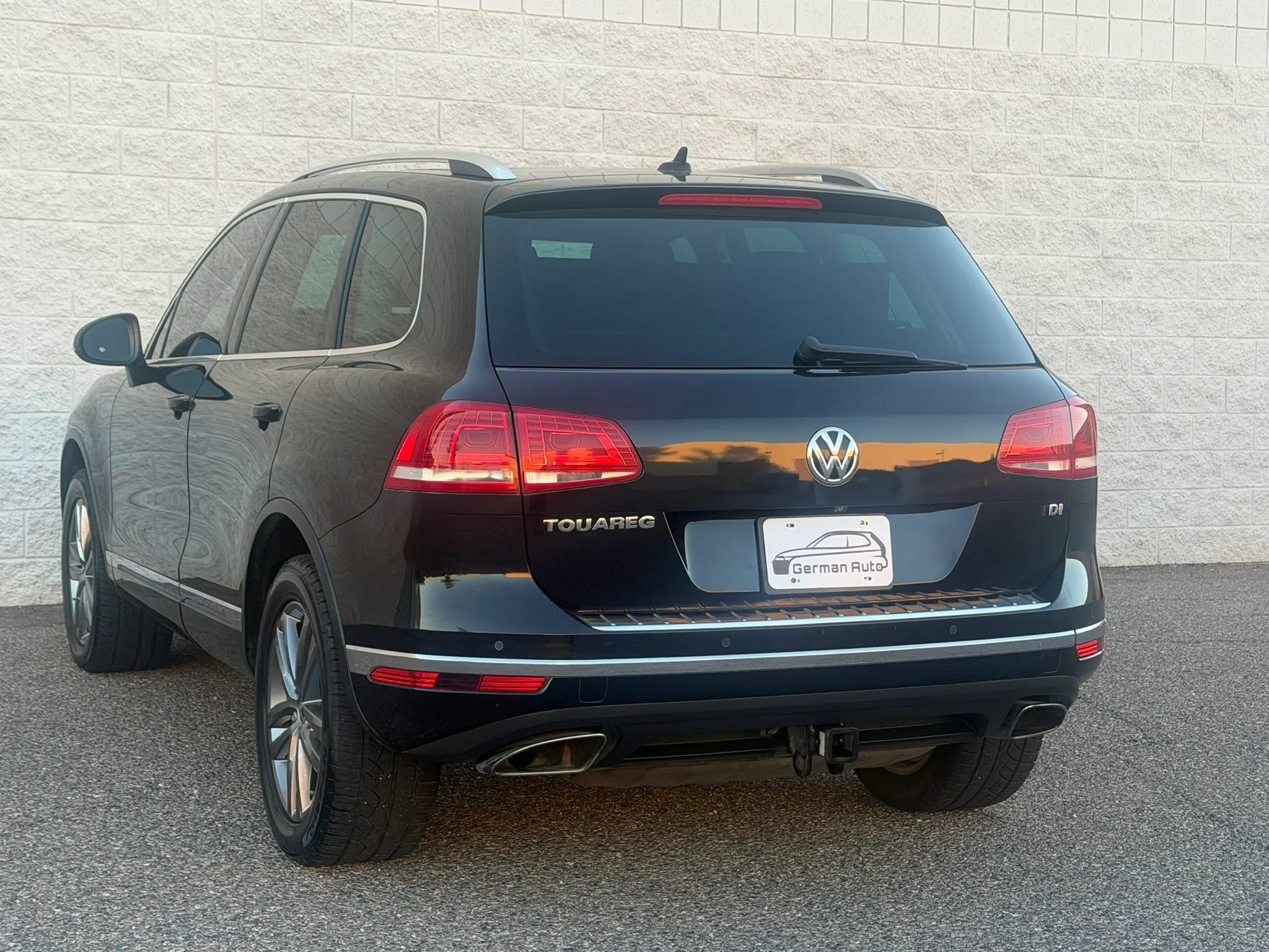Used 2016 Volkswagen Touareg Sport AWD/4WD image 8