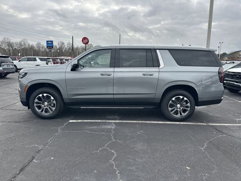 New 2026 Chevrolet Suburban LS image 6